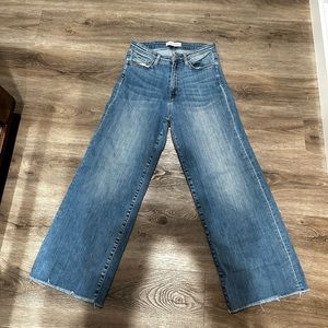 Flying monkey size 27